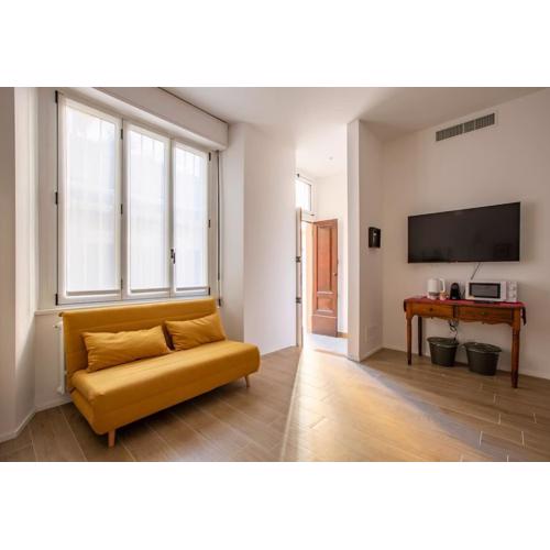 -Art Gallery- Luxury Boutique in center of Como