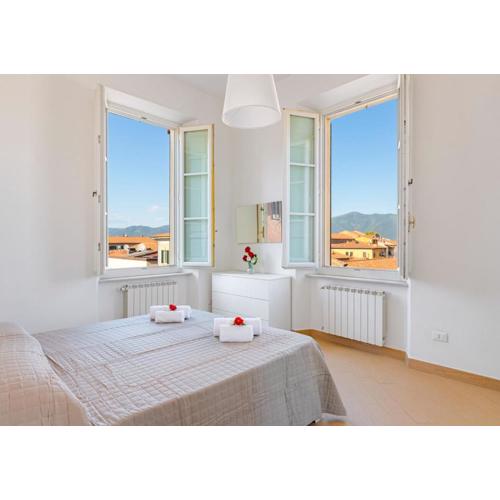 -Cavour 8- 3 rooms with views - near the Tower