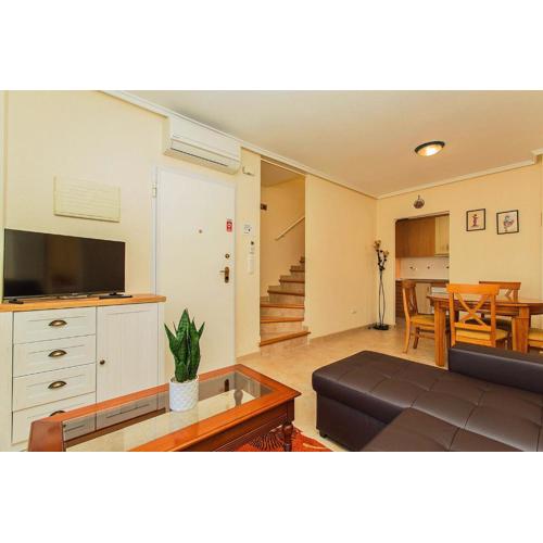 025 Sunny Oasis Apartment - Alicante Holiday