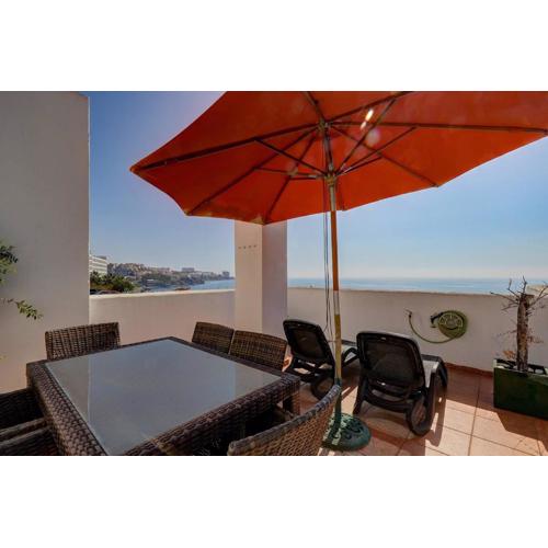 082 - Stunning Sea Views Beachfront Apartment