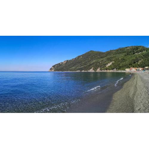 097 - Casa Stella a Riva Trigoso, 300 metri da mare e spiaggia, POSTO AUTO PRIVATO GRATIS