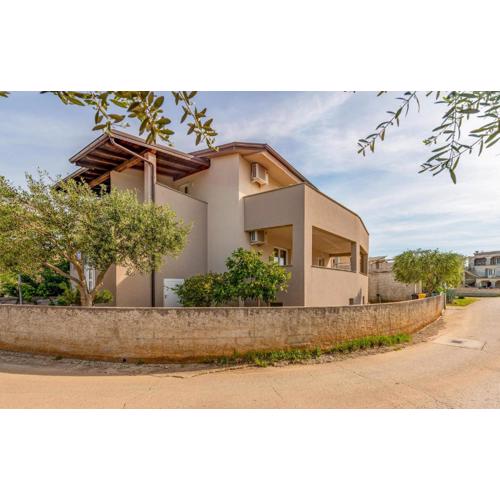 1 Bedroom Amazing Apartment In Vir