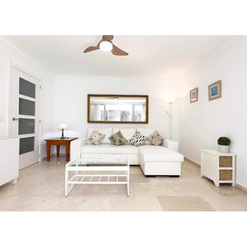 1 Bedroom Apartment Second Line Beach- Parque Marbella Building