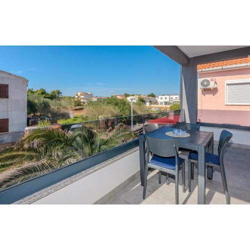 1 Bedroom Awesome Apartment In Vir