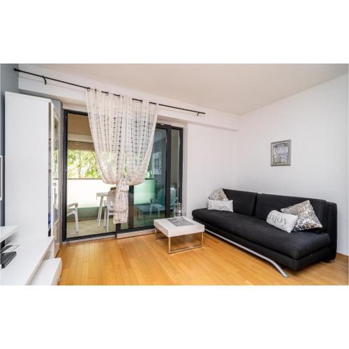 1 Bedroom Cozy Apartment In Dubrovnik