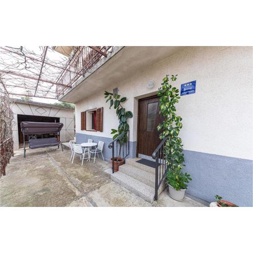 1 Bedroom Cozy Apartment In Trogir