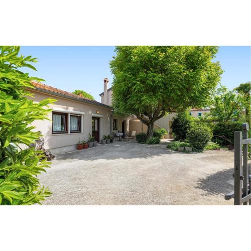 1 Bedroom Gorgeous Apartment In Porec