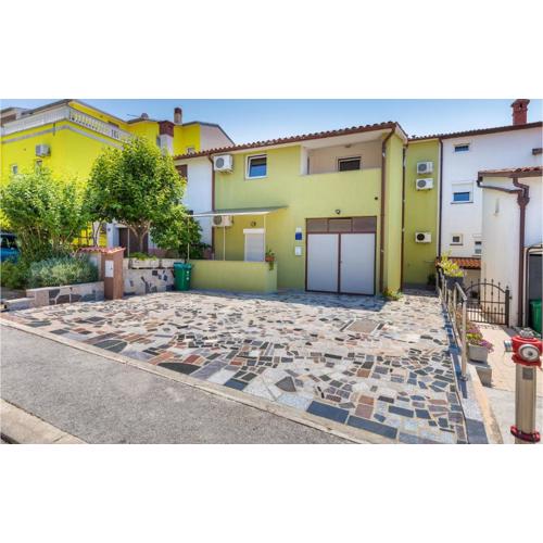1 Bedroom Lovely Apartment In Pula