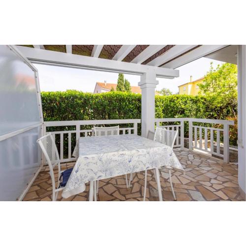 1 Bedroom Nice Apartment In Malinska