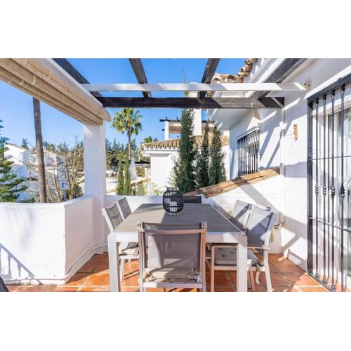 1 bedroom with large roof terrace