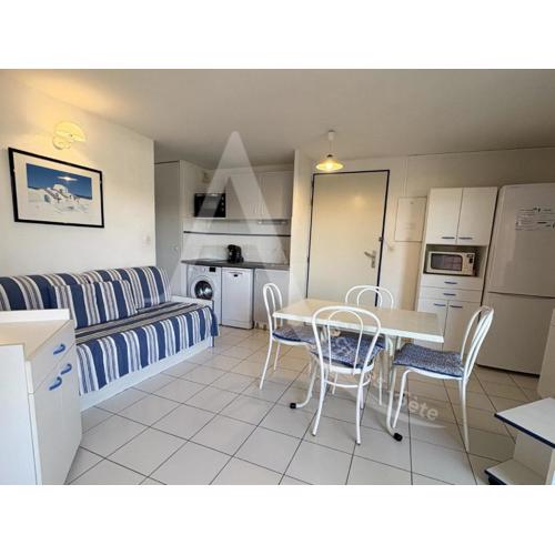1 CHAMBRE, DERNIER ETAGE AVEC ASC, CLIM, RES AVEC PISCINE