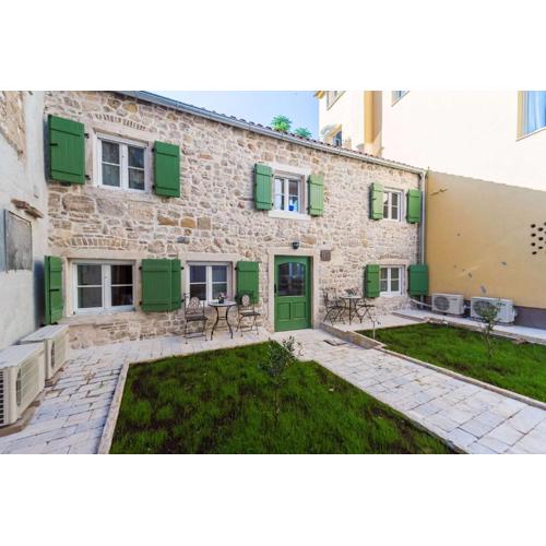 10 Heritage Rooms