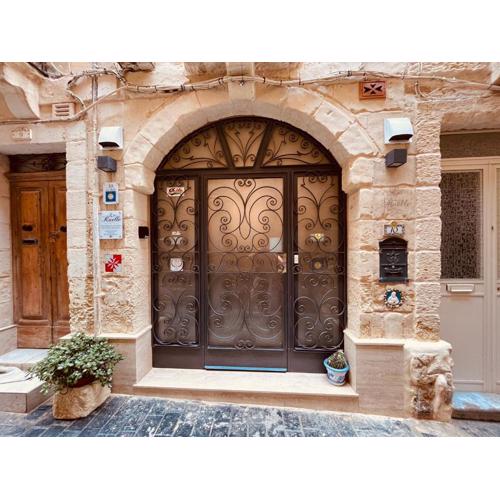 10 La Ruelle