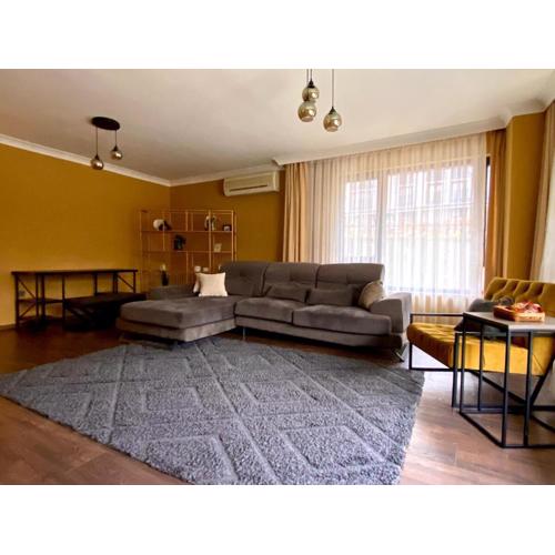 1001 Central Large Modern Design