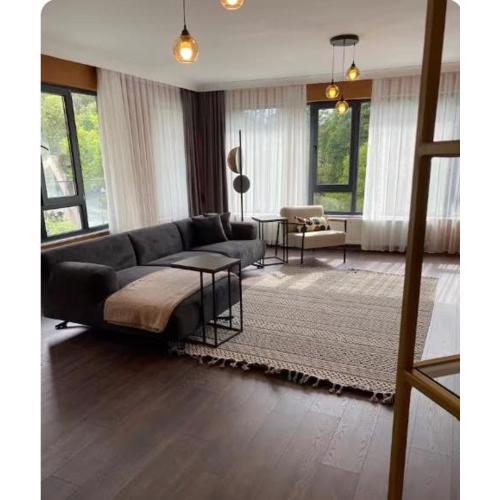 1005 Spacious 3 plus 1 central and close to consulates