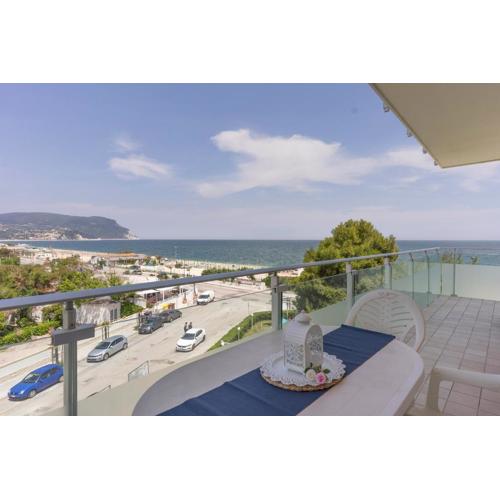 101 - Trilocale al terzo piano con strepitosa vista mare, climatizzato, a 50 mt dal mare - SPIAGGIA inclusa nel prezzo