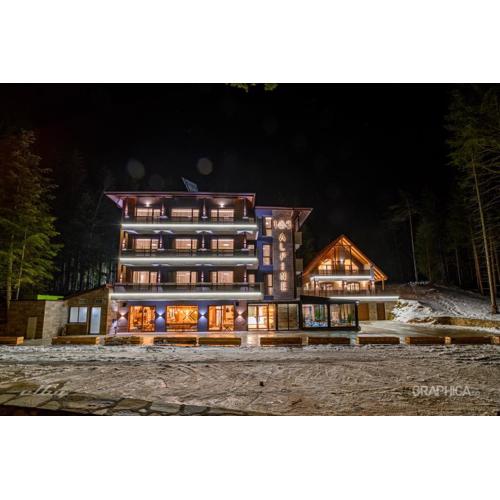 103 Alpine Hotel