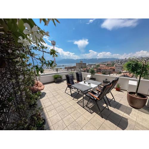 105m2 Penthouse Sea View Rijeka with FREE GARAGE PARKING