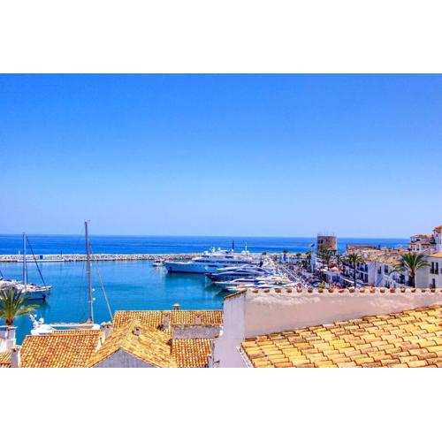 1079 - Frontline Puerto Banus Apartment