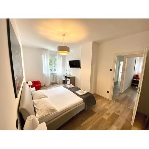 10min from center, 3 bedroom apartment with balcony
