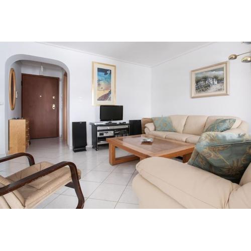 10min walk from ACROPOLIS !!!