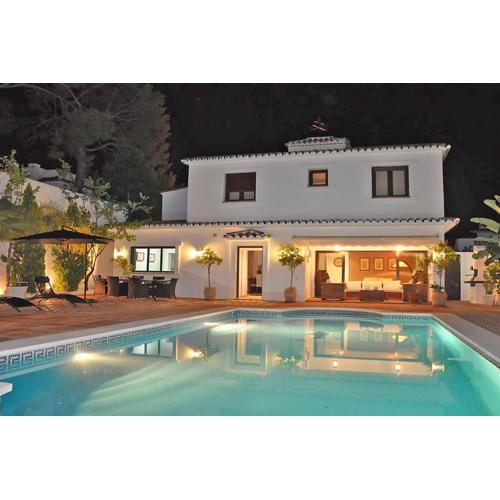 1102 - Marbella Town Villa