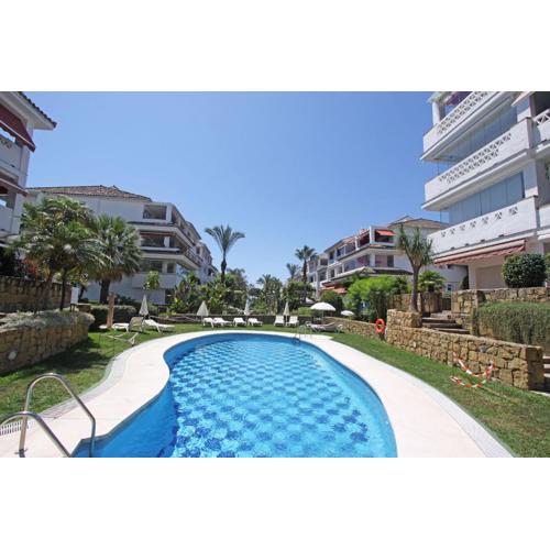 1105 beachfront apartment golden mile marbella