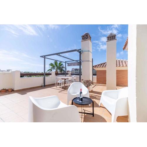 116 - Penthouse with Views and Pool, 5min away from Golf Course!