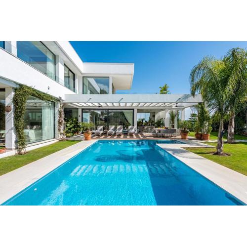 12 Guests - Prime Golf Villa Oasis - Malaga Host