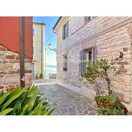 124 - Deliziosa casa cielo-terra a Numana con splendida vista sul mare -SPIAGGIA gratis al WHITE BEACH CLUB fino al 3 Agosto