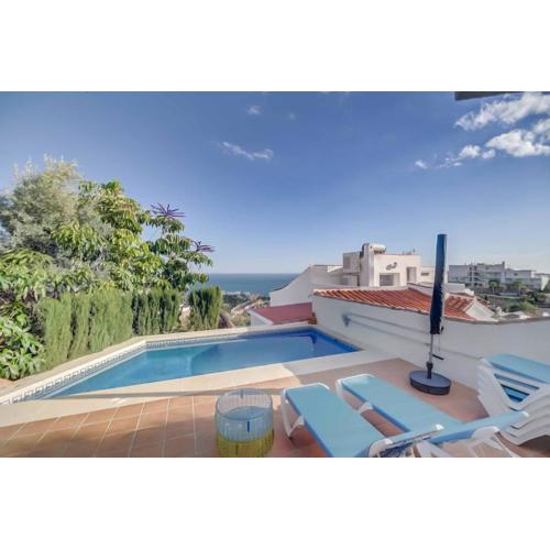 129 - Stunning Townhouse with Private Pool & Views, Benalmádena