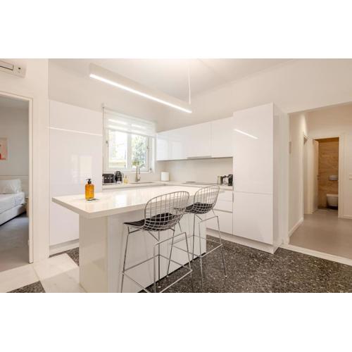 130m Luxury apartment in the heart of Athens