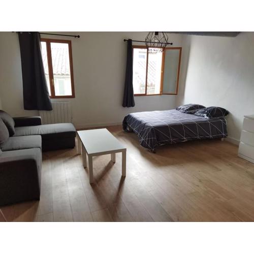 134, Toulon grand studio ensoleillé