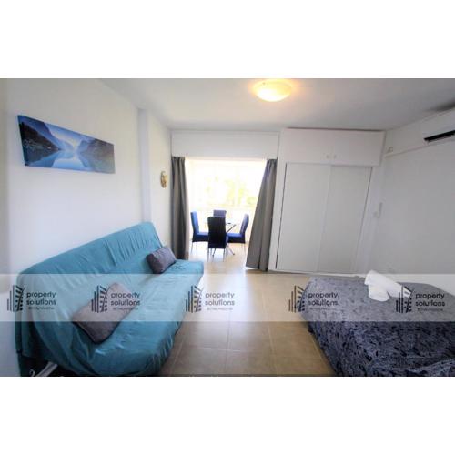 135 Ágata Apartamentos. Piscina y Playa. A corta distancia del centro.