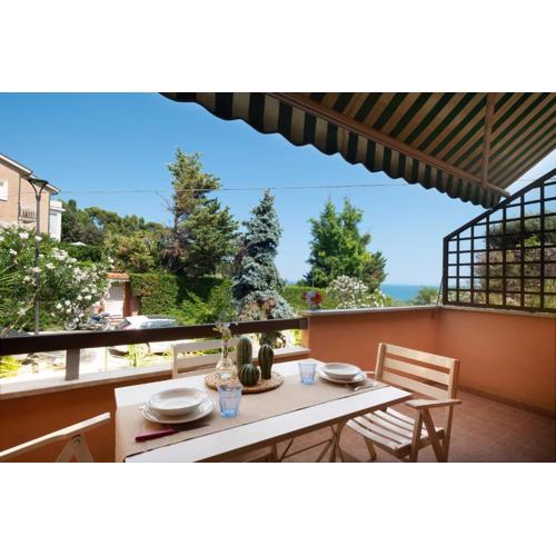 161 - Trilocale al primo piano con terrazzo vista mare, a due passi da Sirolo e Numana centro - SPIAGGIA gratis al WHITE BEACH CLUB fino al 3 Agosto