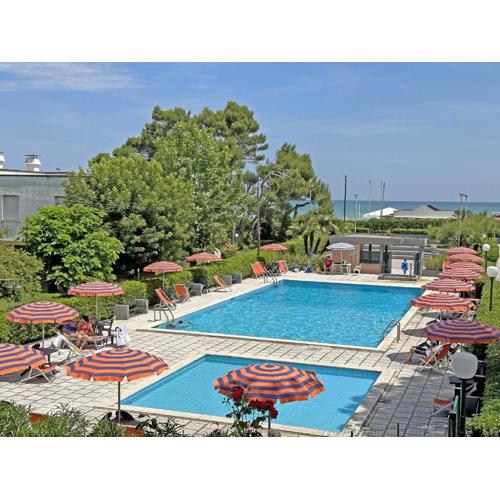 179 - Trilocale al primo piano al Residence Pineta a 100 mt dal mare, con vista- SPIAGGIA inclusa nel prezzo