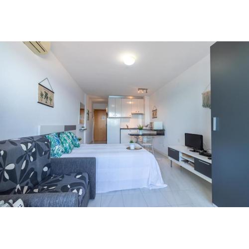 1810 Estudio con vistas al mar
