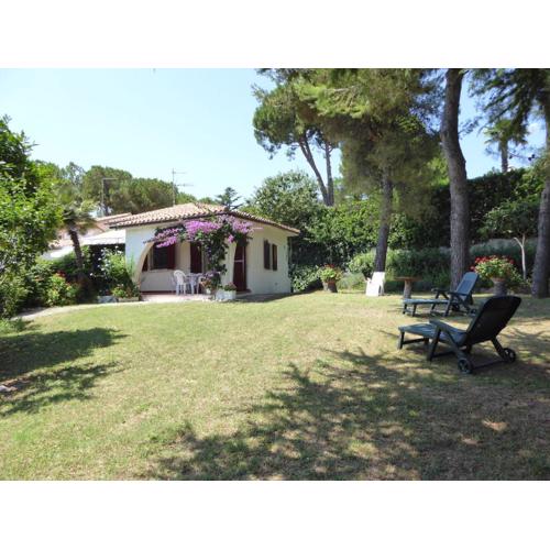 197 - Villetta a schiera trilocale al Taunus, con portico e ampio giardino di mq 400 - climatizzata SPIAGGIA inclusa nel prezzo