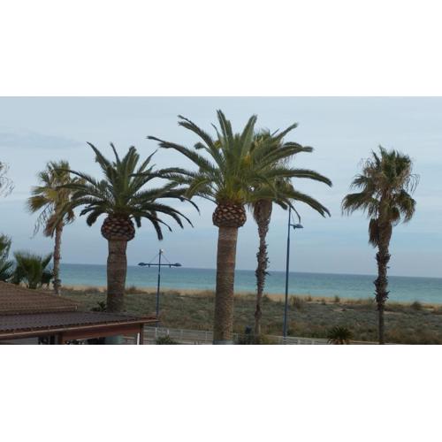 1a Línea de mar avenida Papa Luna Parking gratuito