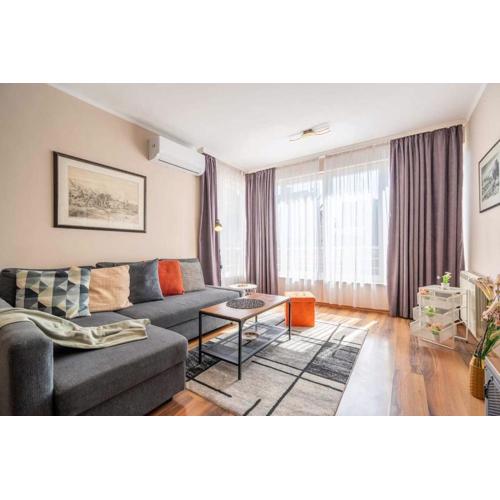 1BD Absolute TOP Center Luxury Apartment