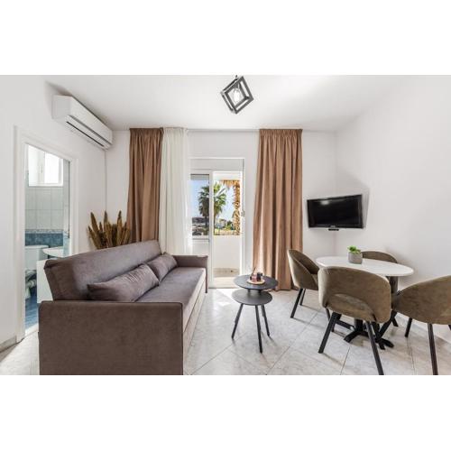 1BR Apartment with Mountain Views Golem