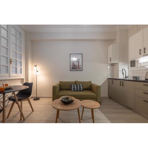 1BR Apt with Backyard in Plaka 10 From Acropolis