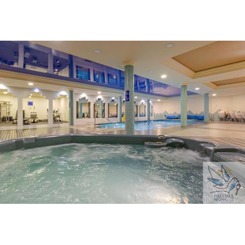 2 BDR apt with heated pool & jacuzzi
