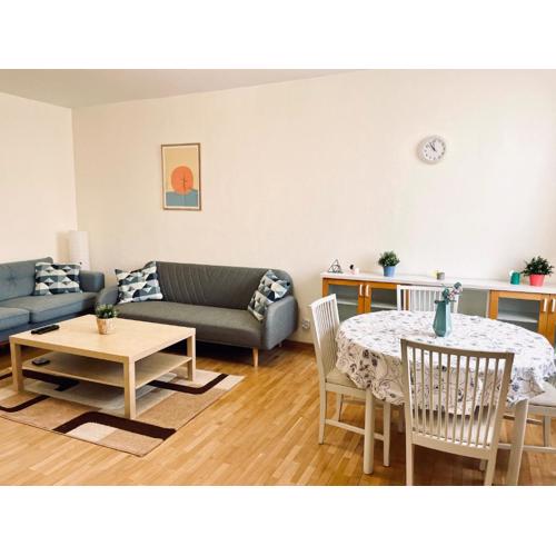 2-BDR Flat Near the Mall, Spacious & Cozy by Flat Mаnager