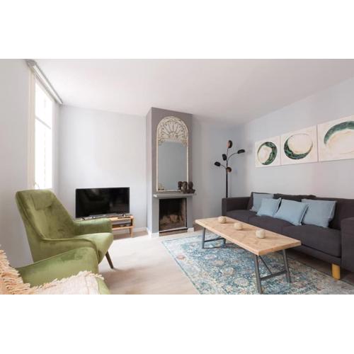 2 Bdr Penthouse In Grcia