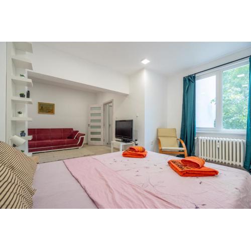 2 BDR Prime location