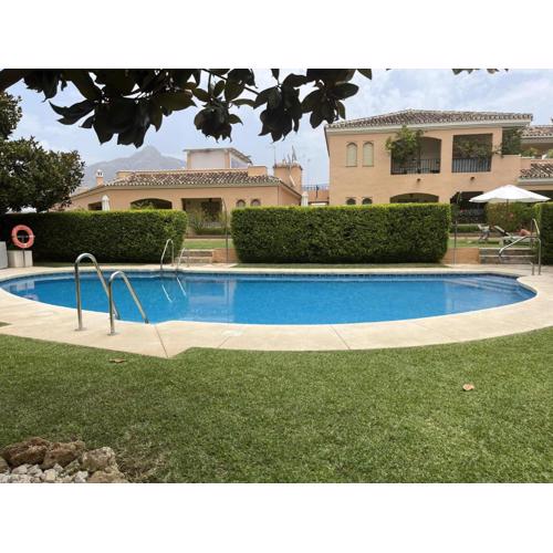 2-Bed 10min to Puerto Banus w Pool Bbq & Parking