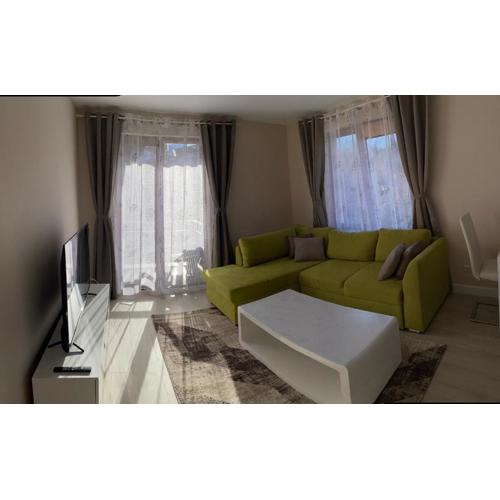 2 bed 2 bath, 4 min walk to slope, Predela2, Bansko