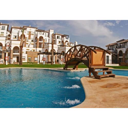 2 bed apartment with pools and spa