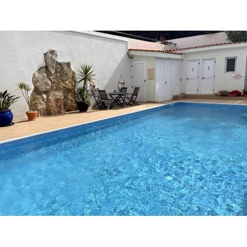 2 bed apt mountains and costal views with pool